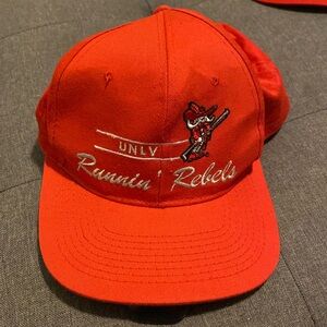 Vintage UNLV Runnin Rebels NCAA Red SnapBack Hat / Ball Cap Nevada Las Vegas